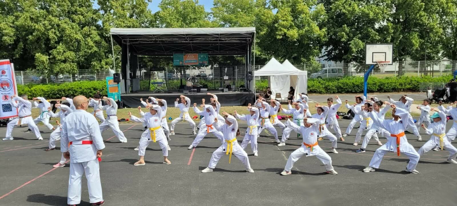 fete des habitants d 'ici ou d 'ailleurs... 20 ans déjà!
